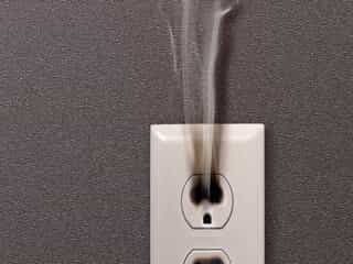 Smoke coming out of the electrical socket.2109211409306