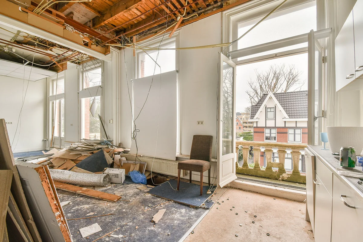 How Do Restoration Experts Save Your Property